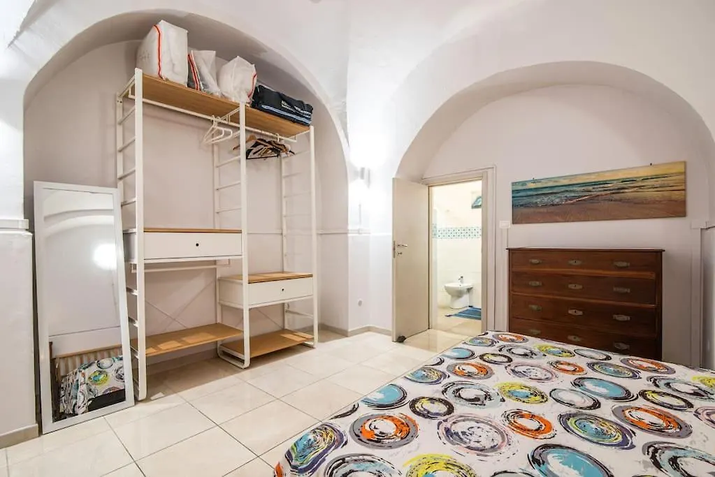 700M Dal Duomo - Centro Storico - Wifi Gratis - Elegant Stay Catania 0*,