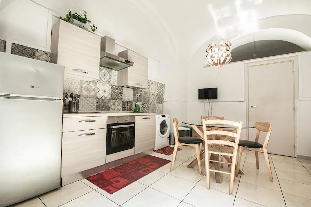 Apartment 700M Dal Duomo - Centro Storico - Wifi Gratis - Elegant Stay Catania Italy
